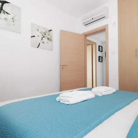 Victoria By Interhome *